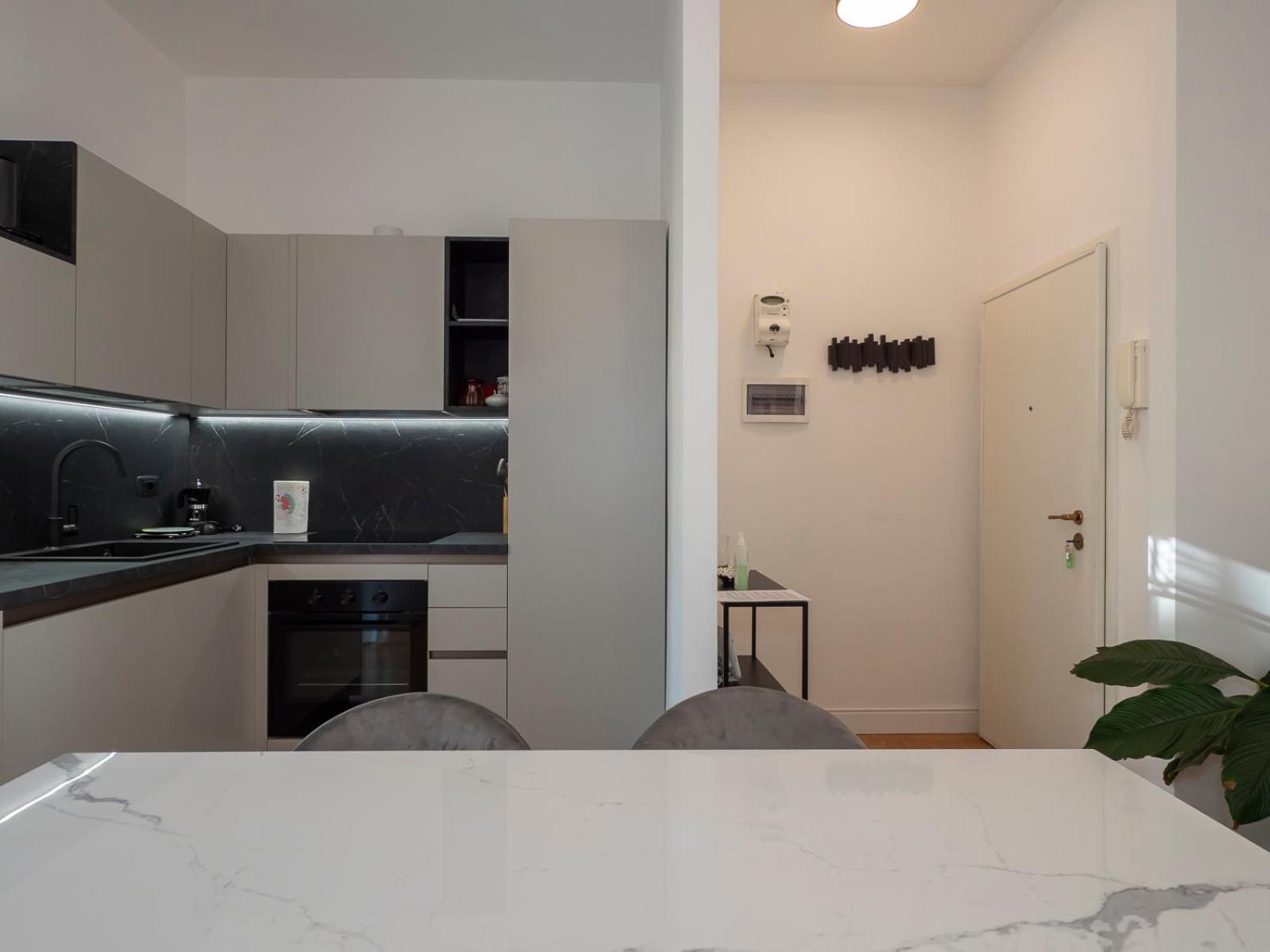 Big Apartment Close To Bocconi / Humanitas / Ieo Milaan Buitenkant foto